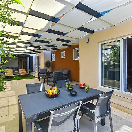 Art Zeus 아파트 *