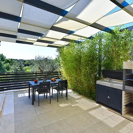 Apartament Art Zeus Pula